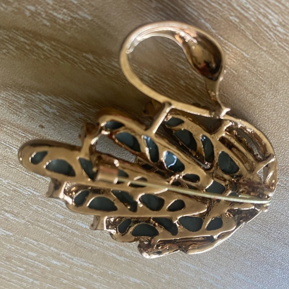 Swan brooch